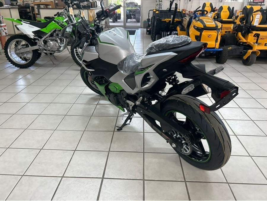 2024 Kawasaki SILVER Z7 HYBRID ABS