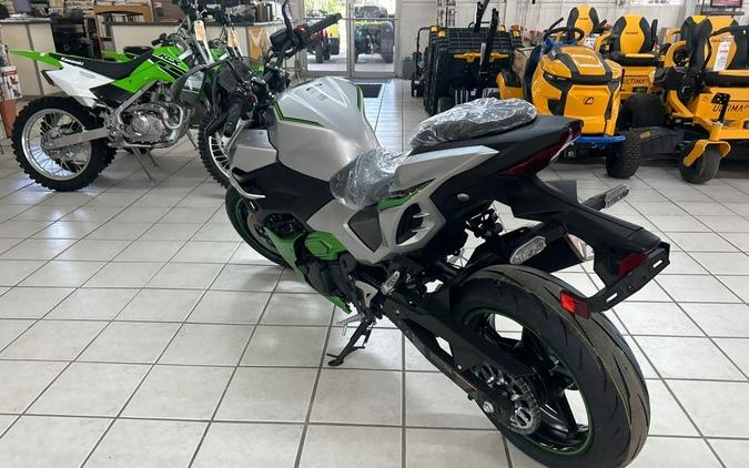 2024 Kawasaki SILVER Z7 HYBRID ABS