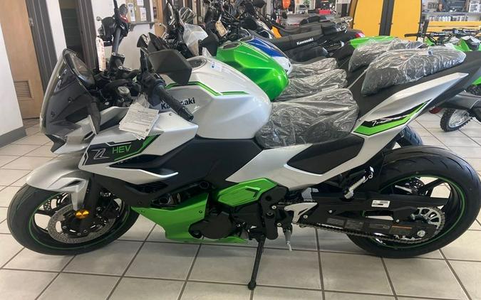 2024 Kawasaki SILVER Z7 HYBRID ABS