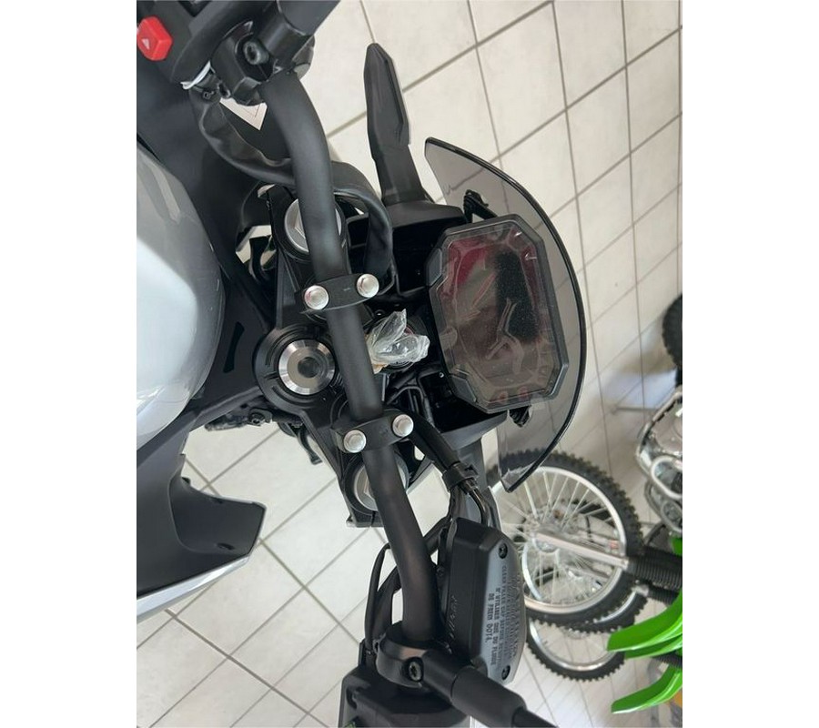2024 Kawasaki SILVER Z7 HYBRID ABS