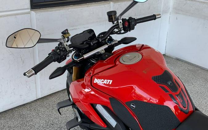 2022 Ducati V4S