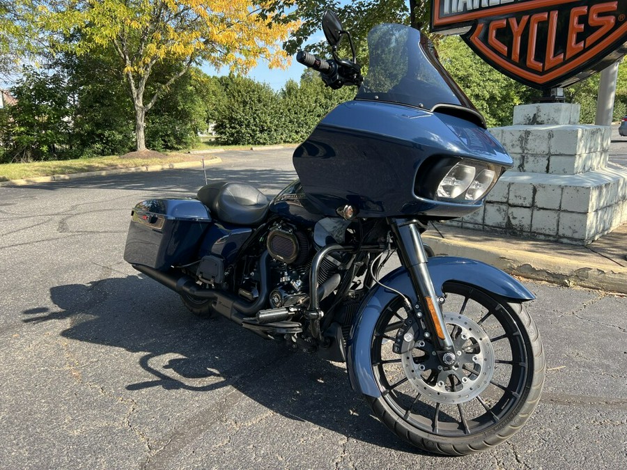 2019 FLTRXS Road Glide Special