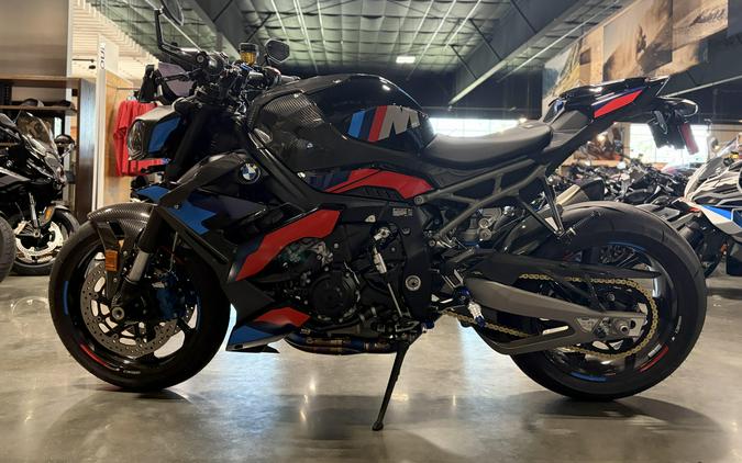 2025 BMW M 1000 R