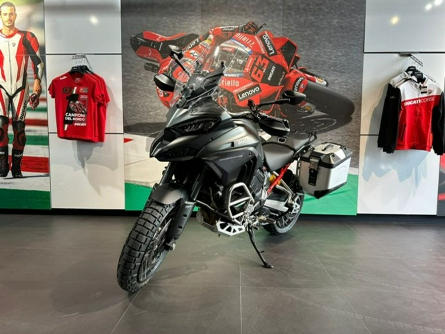 2022 Ducati Multistrada V4S Aviator Grey / Alloy Wheels