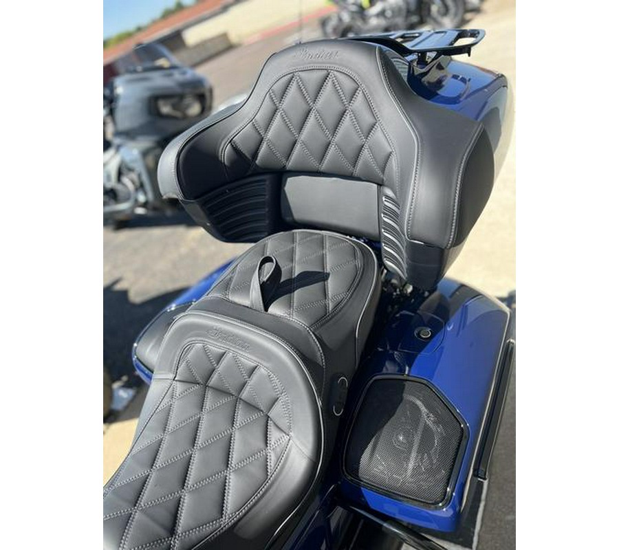 2024 Indian Motorcycle® Pursuit® Dark Horse® with PowerBand Audio Package Springfield Blue