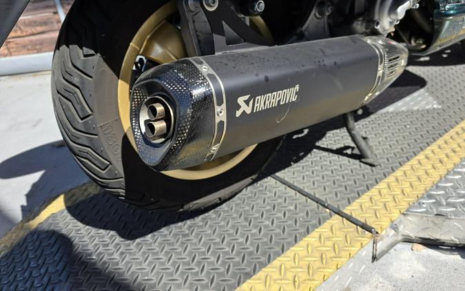 2022 Vespa GTS RST / SEI GIORNI