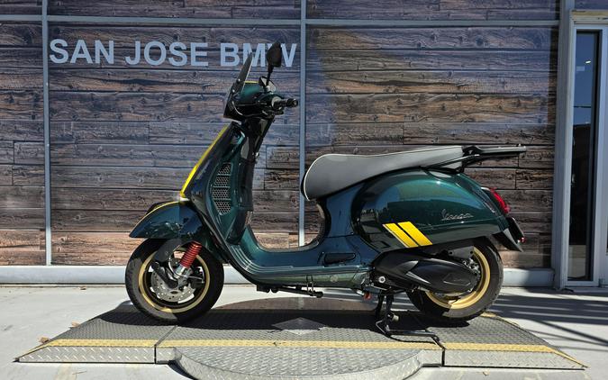 2022 Vespa GTS RST / SEI GIORNI