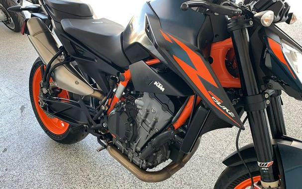 2022 KTM 890 DUKE R