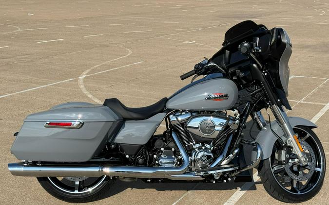 2026 Harley-Davidson® Street Glide® Dark Billiard Gray Chrome Trim
