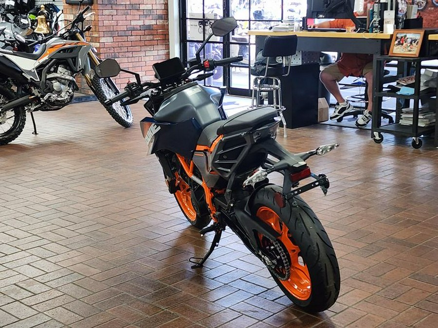 New 2024 KTM 390 DUKE