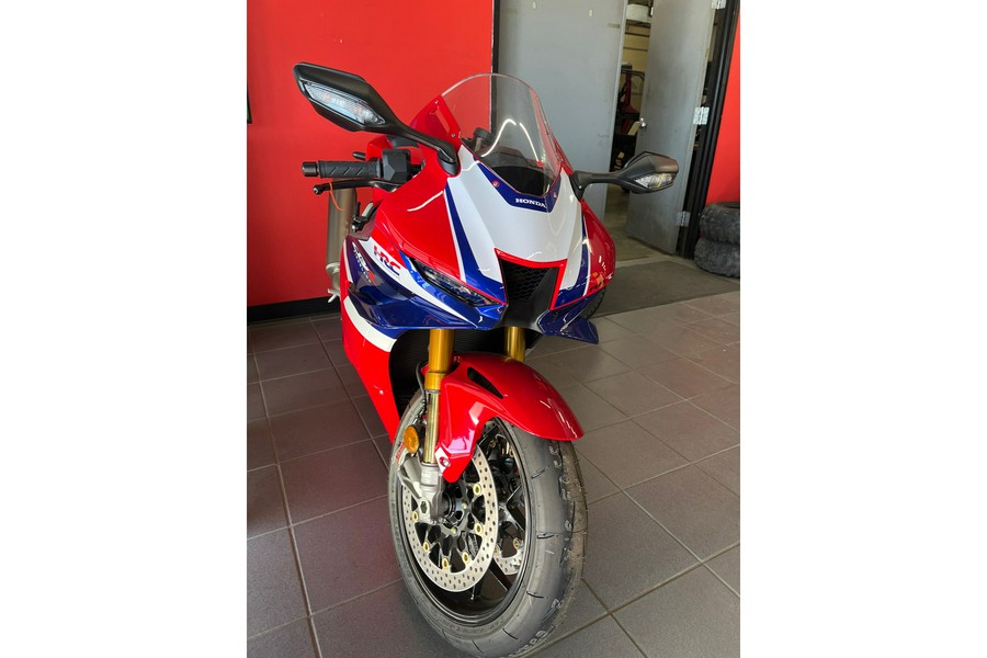 2025 Honda CBR1000RR-R Fireblade SP