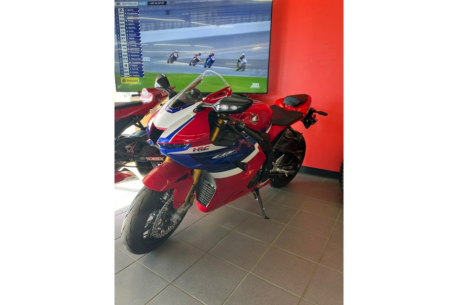 2025 Honda CBR1000RR-R Fireblade SP
