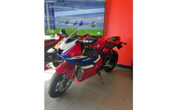 2025 Honda CBR1000RR-R Fireblade SP