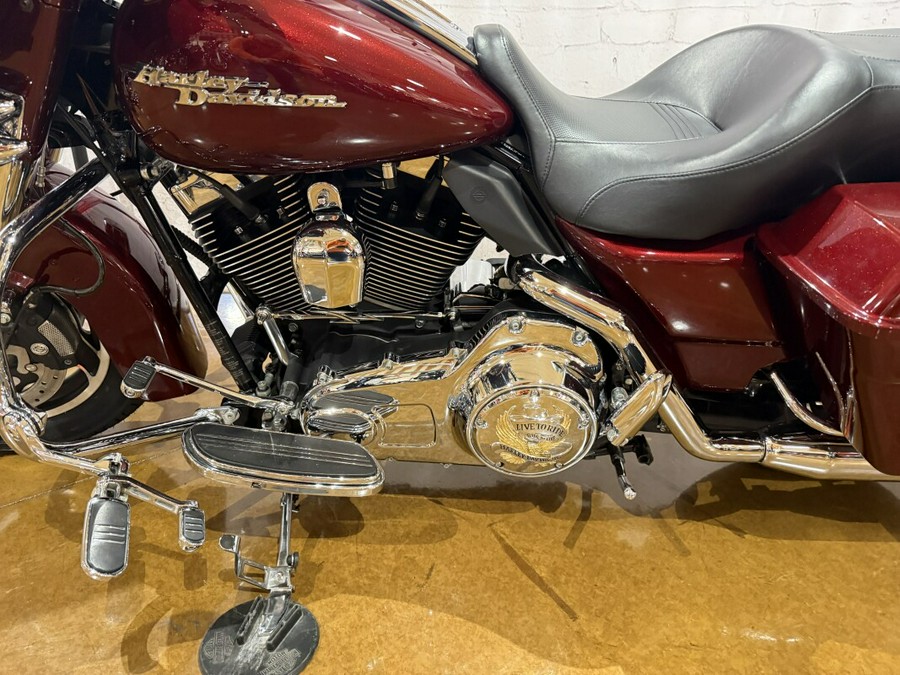 2008 Harley-Davidson® Street Glide® FLHX 697185 Crimson Red Sunglo