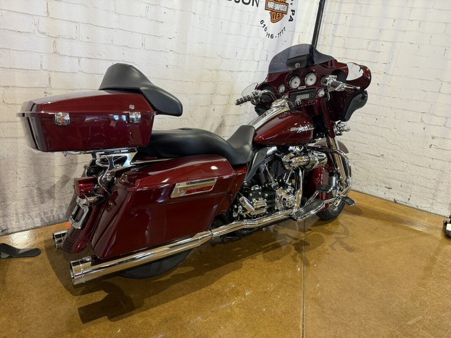 2008 Harley-Davidson® Street Glide® FLHX 697185 Crimson Red Sunglo