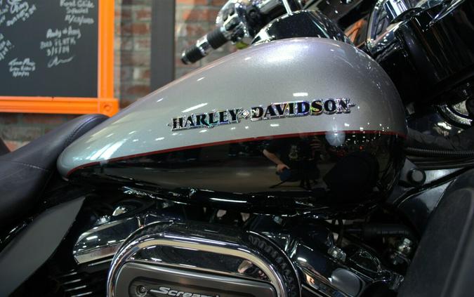 2017 Harley-Davidson® Ultra Limited Billet Silver/Vivid Black