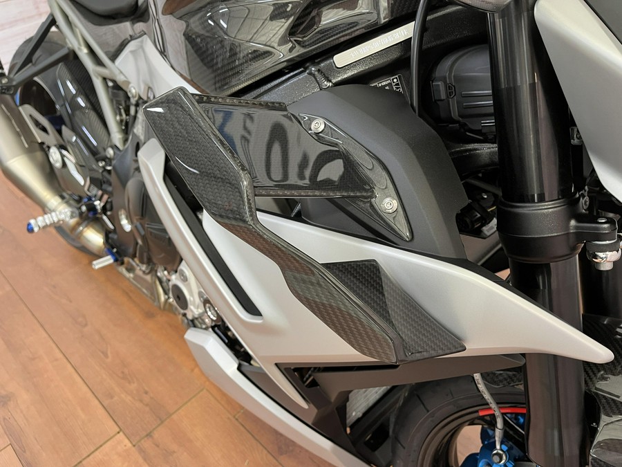 2026 BMW M 1000 R