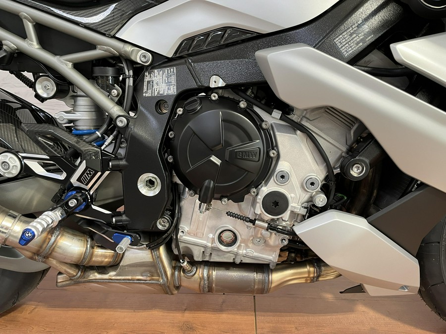 2026 BMW M 1000 R