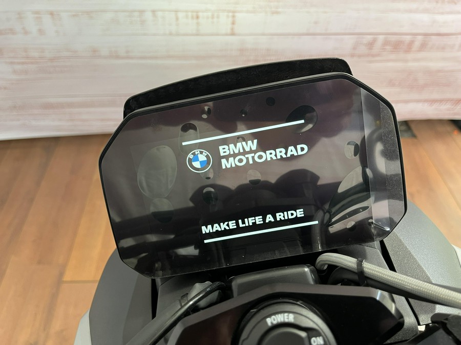 2026 BMW M 1000 R