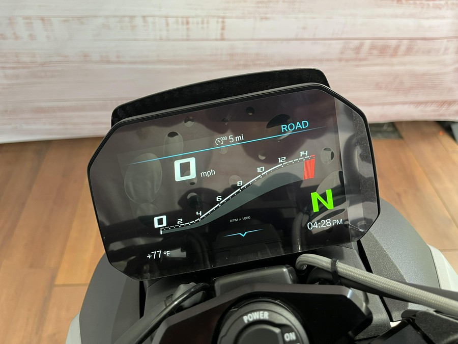 2026 BMW M 1000 R