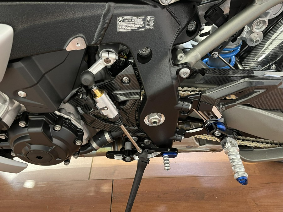2026 BMW M 1000 R