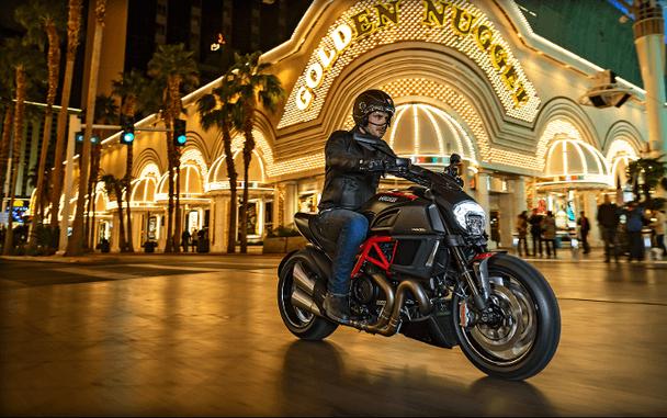 2015 Ducati Diavel Carbon