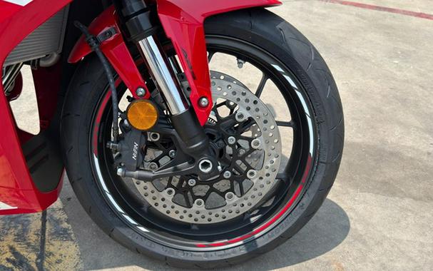 2026 Honda CBR650R E-Clutch