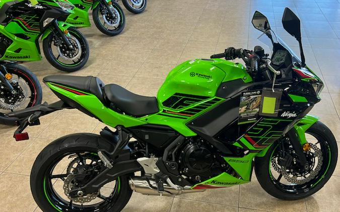 2023 Kawasaki Ninja 650 Review [14 Fast Facts]