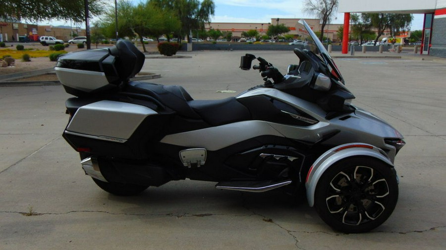 2022 Can-Am® Spyder RT Limited Chrome Wheels