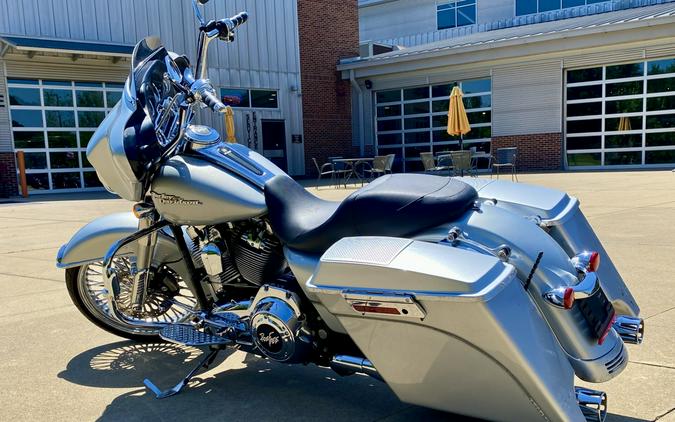 2010 Harley-Davidson® Street Glide® Brilliant Silver