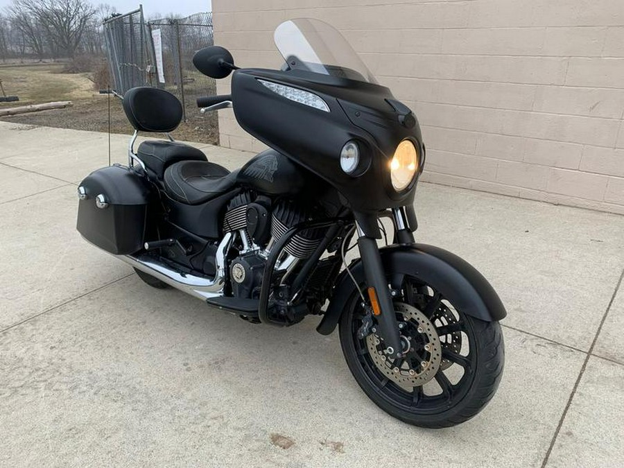 2018 Indian Motorcycle® Chieftain® Dark Horse® ABS Thunder Black Smoke