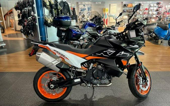 2024 KTM 890 SMT