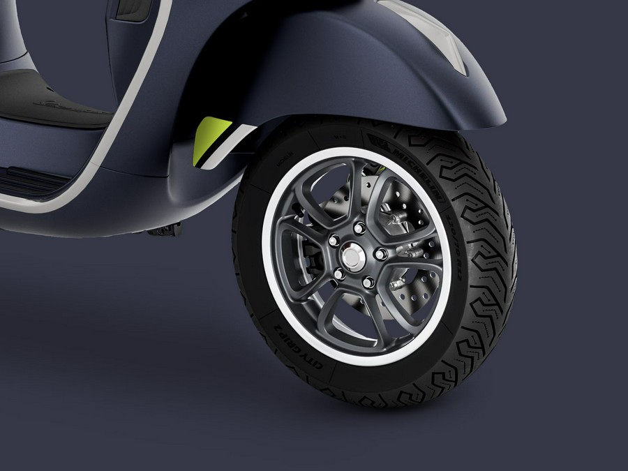 2025 Vespa GTS 310 SuperTech