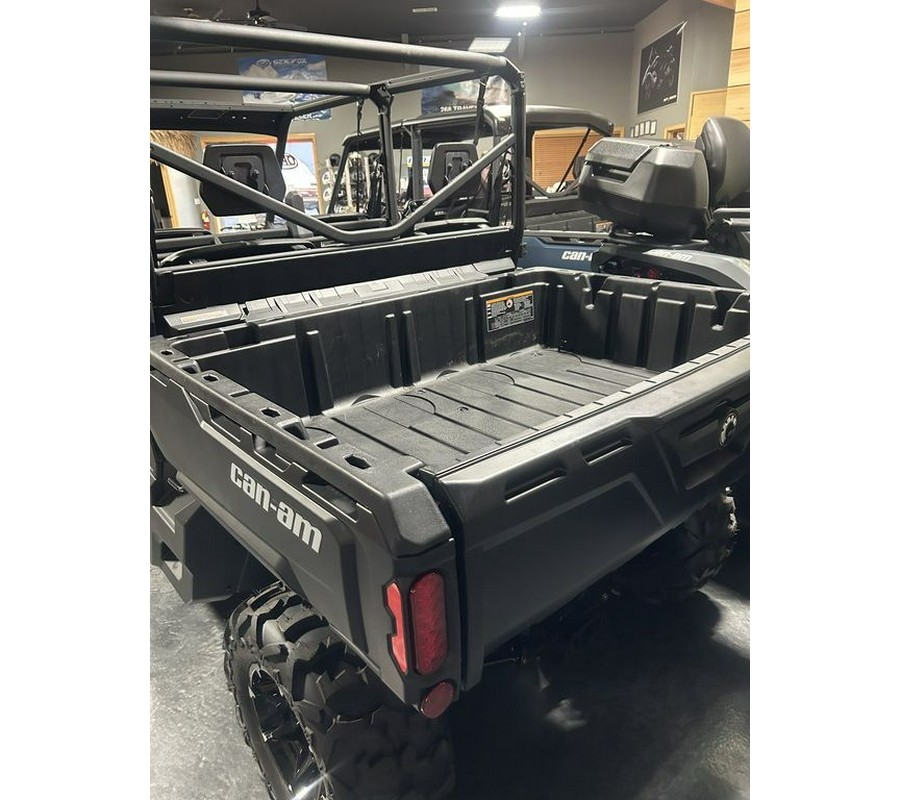 2025 Can-Am® Defender MAX HD7