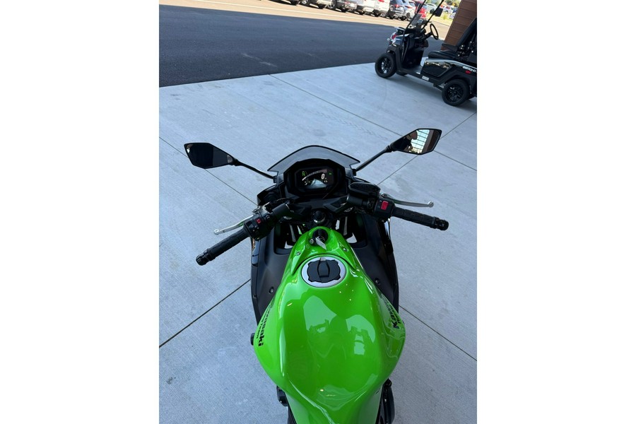 2022 Kawasaki Ninja 650 Base