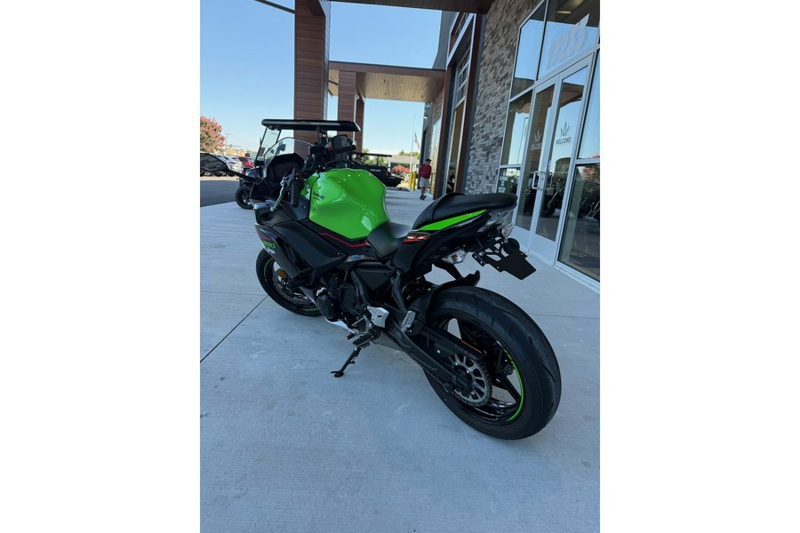 2022 Kawasaki Ninja 650 Base
