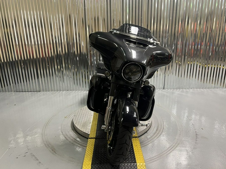 2017 Harley-Davidson FLHXSE - CVO Street Glide