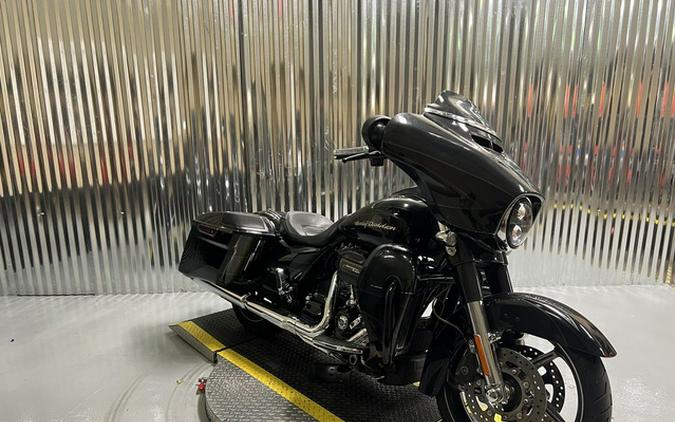 2017 Harley-Davidson FLHXSE - CVO Street Glide