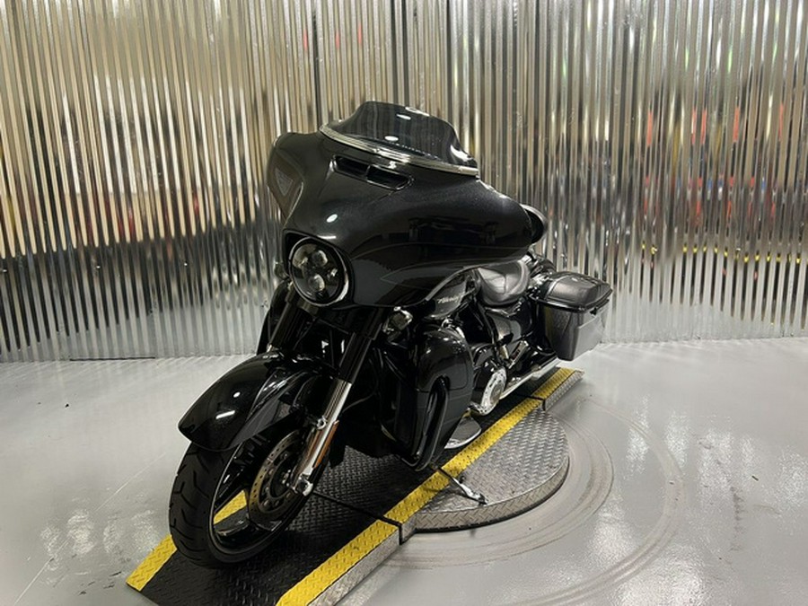 2017 Harley-Davidson FLHXSE - CVO Street Glide