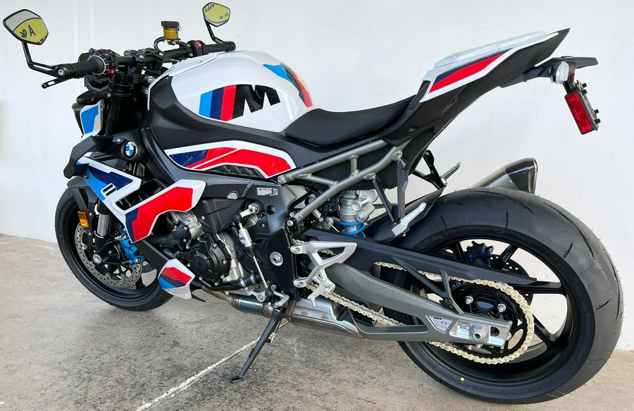 2026 BMW M1000R