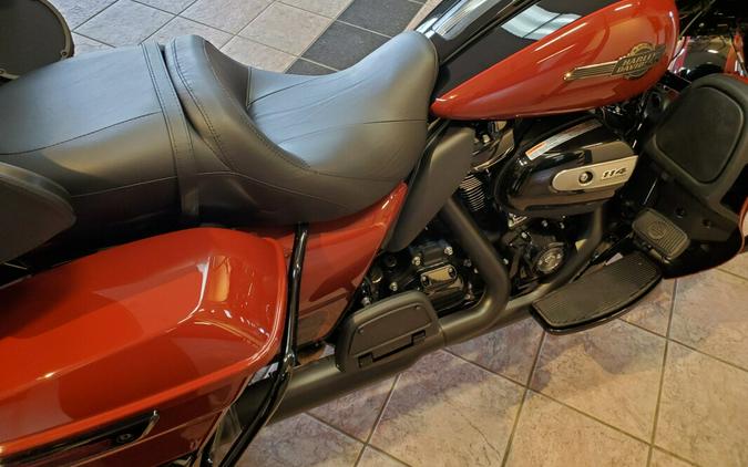 2024 Harley-Davidson Ultra Limited Red Rock / Vivid Black