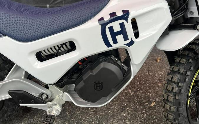 2024 Husqvarna® EE 2