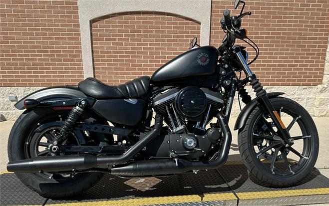 2022 Harley-Davidson Iron 883 Review [Air-Cooled Sportster]