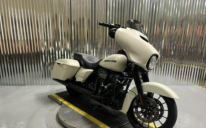 2018 Harley-Davidson FLHXS - Street Glide Special FLHXS