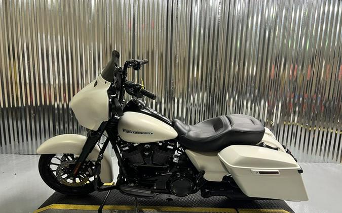 2018 Harley-Davidson FLHXS - Street Glide Special FLHXS