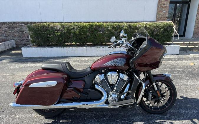 2023 Indian Motorcycle® Challenger® Limited Maroon Metallic