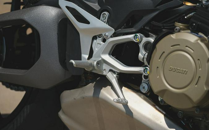 2025 Ducati Streetfighter V4 Ducati Red