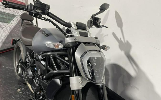 2020 Ducati X Diavel Liquid Concrete Grey