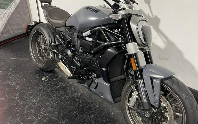 2020 Ducati X Diavel Liquid Concrete Grey