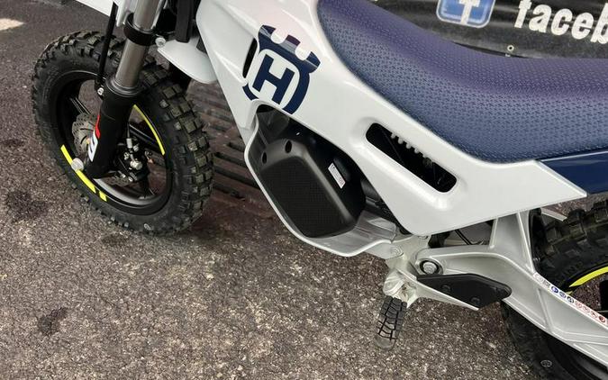 2024 Husqvarna® EE 2